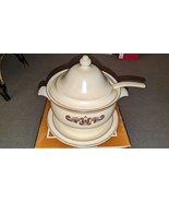 Pfaltzgraff Village Pattern Soup Tureen w/ Lid Spoon And Plate - £51.22 GBP