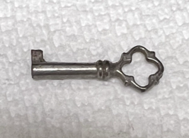 Antique Metal Key Miniature 1  Inch Silver Metal Steampunk T - $12.38