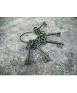 Cast Iron Ring Skeleton Keys Costume Prop Victorian Dungeon Jail Prison ... - $288.20 MXN