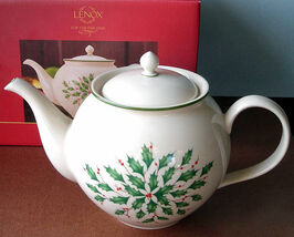 Lenox Holiday Dimension Porcelain Teapot 40 oz. Holly &amp; Berry Design NEW... - $137.51