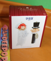 Carlton Cards Heirloom Mr. &amp; Mrs. Pez Dispenser Christmas Holiday Ornament 162 - £19.77 GBP