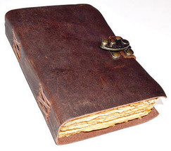 Moleskine Aged Leather Journal with Latch Closure, 5 x 3.5 Inches, Durable - $1,844.64 MXN