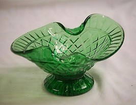 Vintage Footed Green Glass Candy Dish w Curled Edges Viking New Martinsville ? - £15.90 GBP