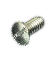 Sewing Machine Needle Plate Screw 320057003 - $74.29 MXN