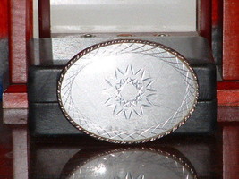 Pre-Owned  Silver Tone Diamond Cut Design Belt Buckle - £9.34 GBP