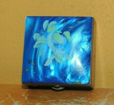 Pill Box 1.25&quot; goldtone blue mother of pearl lid Lucite Bakelite Catalin... - $187.97 MXN