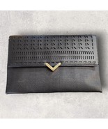 Stella &amp; Dot Purse City Slim Clutch Black Laser Cut Built In Wallet EUC - $352.79 MXN