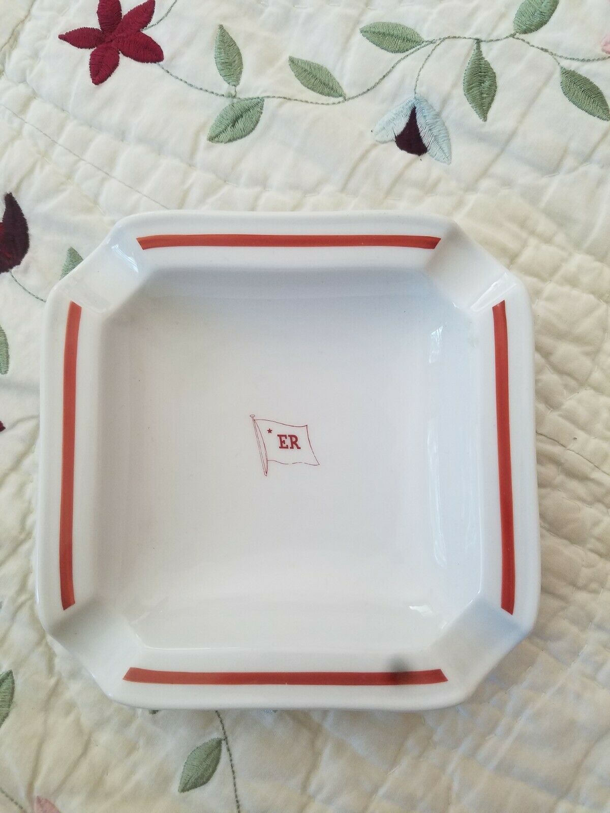 Nice Vintage Fabrik Dekor Ashtray - $4.89