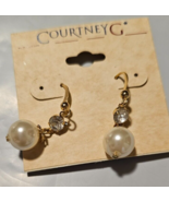 Courtney G. French Wire Dangle Earrings White Pearls W Clear Gemstones - $262.36 MXN
