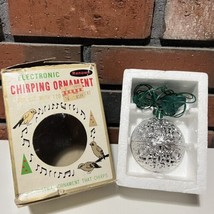 Vintage Renown Electronic Chirping Bird Ornament SILVER Tested Works Christmas - £26.06 GBP