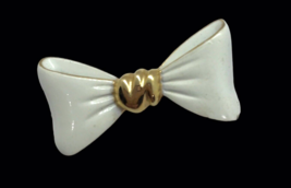 Direction One White Enamel Bow Brooch Pin Vintage Retro Cottagcore coquette - £10.27 GBP