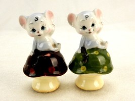 Enesco Vintage Salt and Pepper Set, Waving Mice On Mushrooms, Novelty Ta... - £11.71 GBP