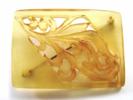 Art Deco Celluloid Applejuice Amber Carved Pierced Brooch 1930&#39;s  - £14.35 GBP