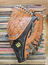 Wilson Leather Youth 11" A2491 Baseball Glove Right Hand Throw - $9.85