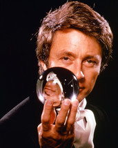 Bill Bixby 16x20 Poster holding globe as The Magician cult TV Series 1974 - £15.62 GBP