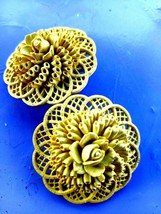 Vintage Button Type Yellow Lace &amp; Rose 1&quot;&amp; 3/4&quot; Clip On Earrings - £33.86 GBP