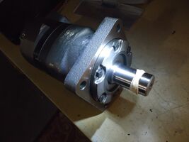 Char-Lynn 112-1065-006 Hydraulic Motor Genuine Danfoss NEW - $1,952.17 CAD