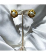 Vintage Gold-Tone Clip-On Earrings With Faux Pearl Accents - $148.84 MXN