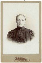 Circa 1890&#39;S Cabinet Card Lovely Woman Black Victorian Dress Johnson Oakes Nd - £7.43 GBP