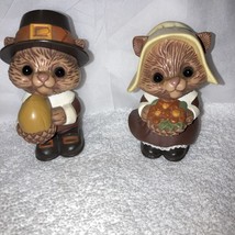 Vintage Hallmark Pilgrim Squirrel/Chipmunk Salt &amp; Pepper Shakers Thanksgiving - £11.56 GBP