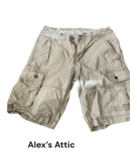 Levis cargo shorts size 30 preowned - $406.32 MXN