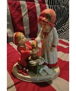 LIMITED EDITION HOLLY HOBBIE PORCELAIN FIGURINE Christmas Surprise 1981 ... - $559.19 MXN