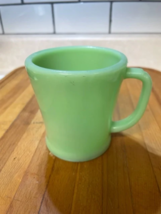  Vintage flat bottom D-handle Jadeite Fire King Oven Glass coffee mug - £19.52 GBP