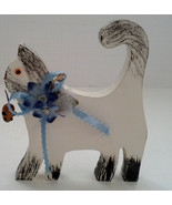 Vintage shabby chic country primitive decor hand painted white wood cat - $366.59 MXN