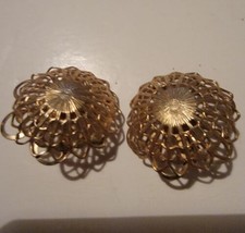 Vintage Womens Earrings VTG Gold Tone  Clip Ons - £14.89 GBP