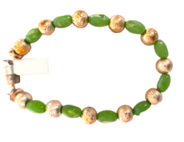 Women&#39;s Jewelry 8 inch Bracelet Green Beads Gold Tone Spacers Magnetic Closure - £6.32 GBP