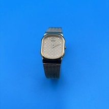 Vintage women’s  Seiko Watch V701-5H50 Gold Color - Quartz  Needs Battery - £23.73 GBP
