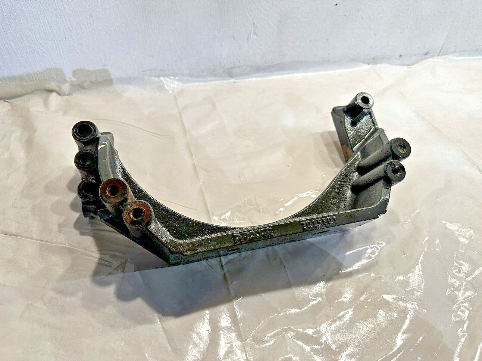 2015 Paccar MX13 Diesel Engine Mount 2015801 OEM - $135.23
