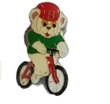 Teddy bear Pin Badge - £2.52 GBP