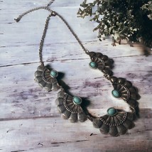 Southwestern Fan Faux Turquoise Metal Necklace Woman Fashion Costume Jewelry - £18.74 GBP