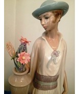 Lladro Lady Grand Casino # 5175 ~ Mint, Retired - $349.99