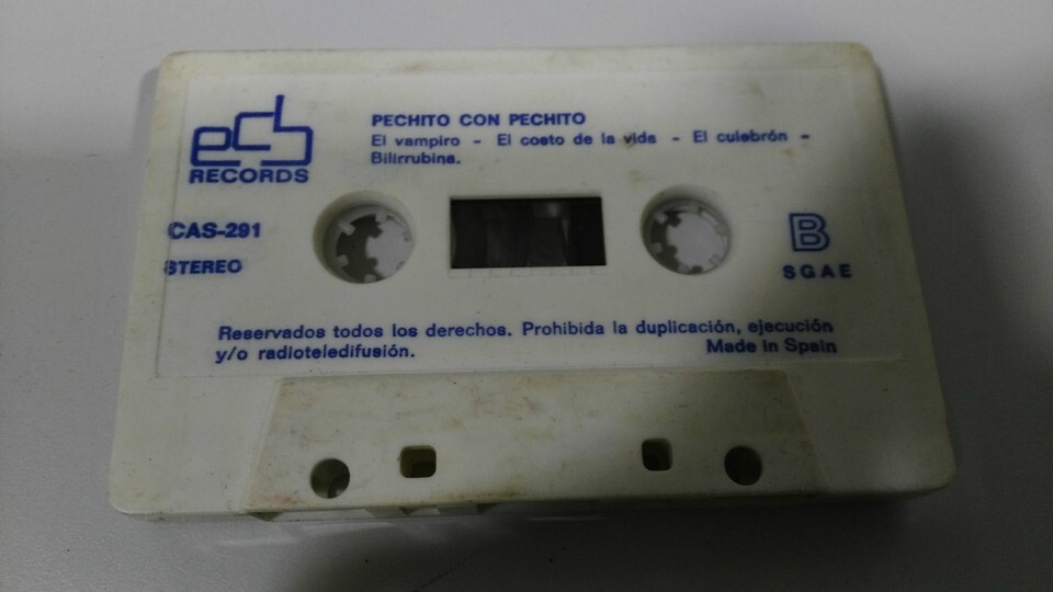 BREAST BREAST TULULULU DANCE CASSETTE TAPE K7 NO BOX-
show original title
Or... Item image 2