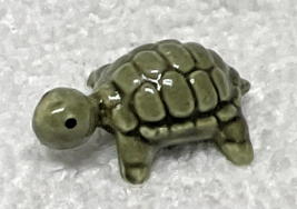 Older Miniature Bug House Green Turtle Figurine 1 1/4 x 1 7/8 Inch Porce... - €10,68 EUR