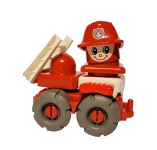 Vintage Lego Duplo Fire Man &amp; Truck w/ Ladder 5 pieces 2002 #3697 EUC! - £14.34 GBP