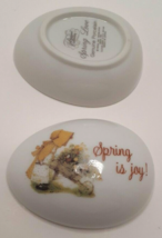 Holly Hobby Porcelain Egg Trinket Box &quot;Spring is Joy!&quot; Gold Trimmed Vintage - £13.82 GBP