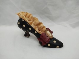 Vintage 1999 Claudette Sandy Lynam Clough Shoe Figurine 3&quot; - £11.17 GBP