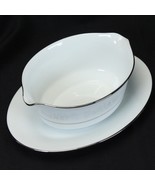 Noritake Cumberland Gravy Boat 2225 with Attached Underplate - $672.76 MXN