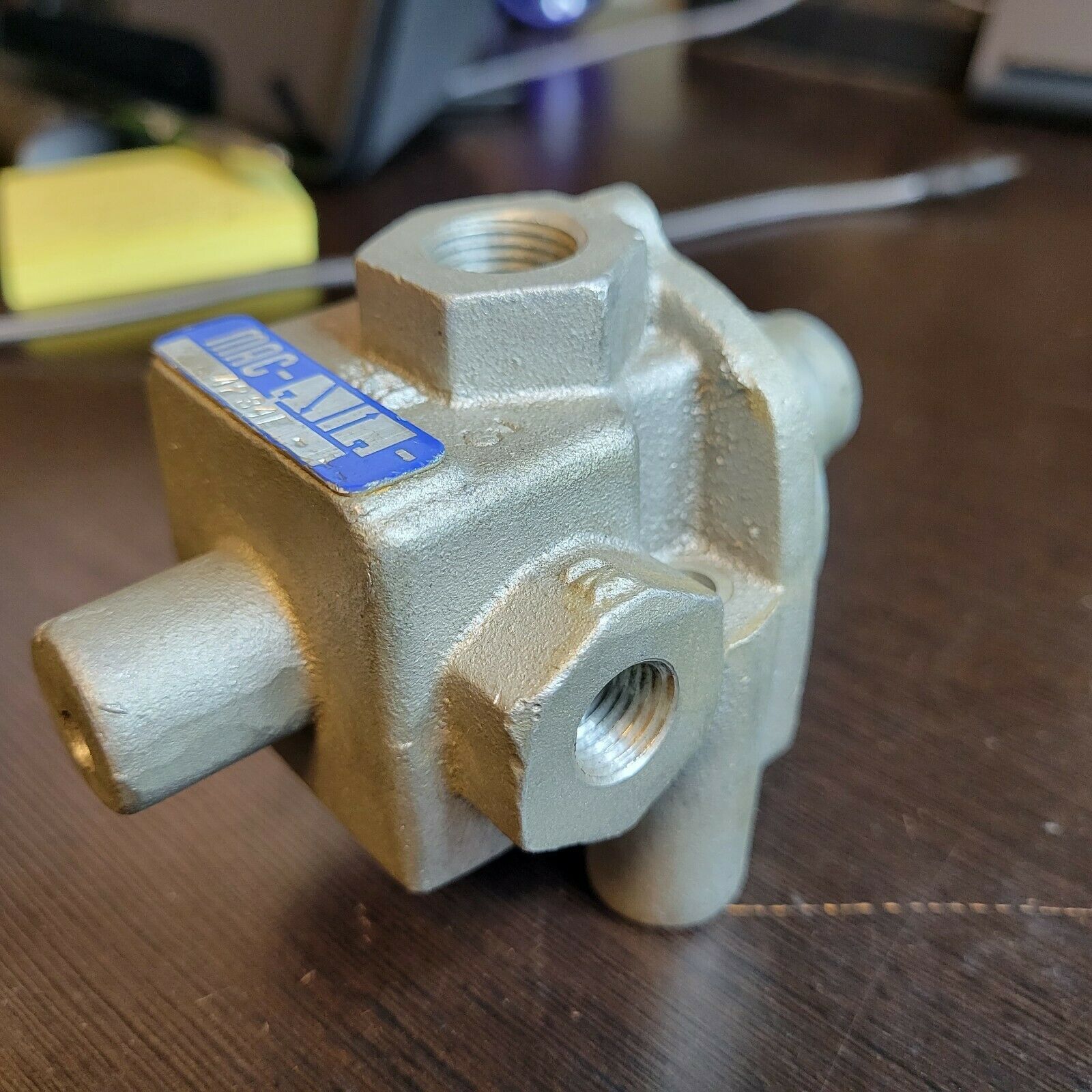 MAC 4234E VALVE DETROIT NEW $99 - $96.48