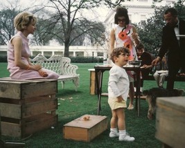 First Lady Jacqueline Kennedy and JFK Jr. party White House lawn New 8x10 Photo - £6.90 GBP