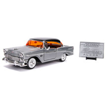 Showroom Floor 1956 Chevy Bel Air 1:24 Scale - $1,069.38 MXN
