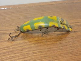 Antique Wooden 1935 Helin Flatfish Spotted Green Frog. 3.5&quot;Diving Crankbait Lure - £11.19 GBP