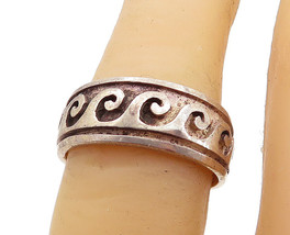 925 Sterling Silver - Vintage Ocean Wave Swirl Pattern Band Ring Sz 6.5 ... - $27.99
