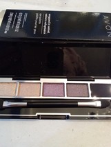 Avon Wrapped In Velvet Eye Shadow Palette Crushed Velvet 5 shades NIB Re... - £11.81 GBP