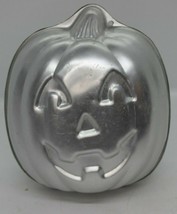 Wilton 1995 Pumpkin Jack-O-Lantern Halloween Cake Mold 2105-3150 Vintage 8&quot; x 7&quot; - £7.70 GBP