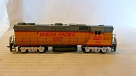 HO Scale Life-like Diesel Locomotive Union Pacific #2007 Yellow &amp; Gray - £79.75 GBP