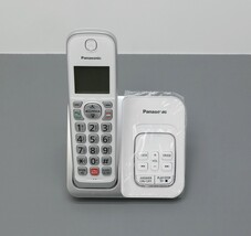 Panasonic KX-TGD832W 6.0 Expandable Cordless Phone image 3